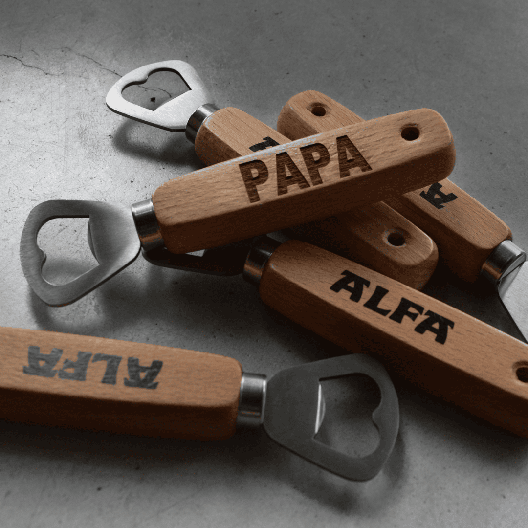 Alfa Bier flesopener gegraveerd papa