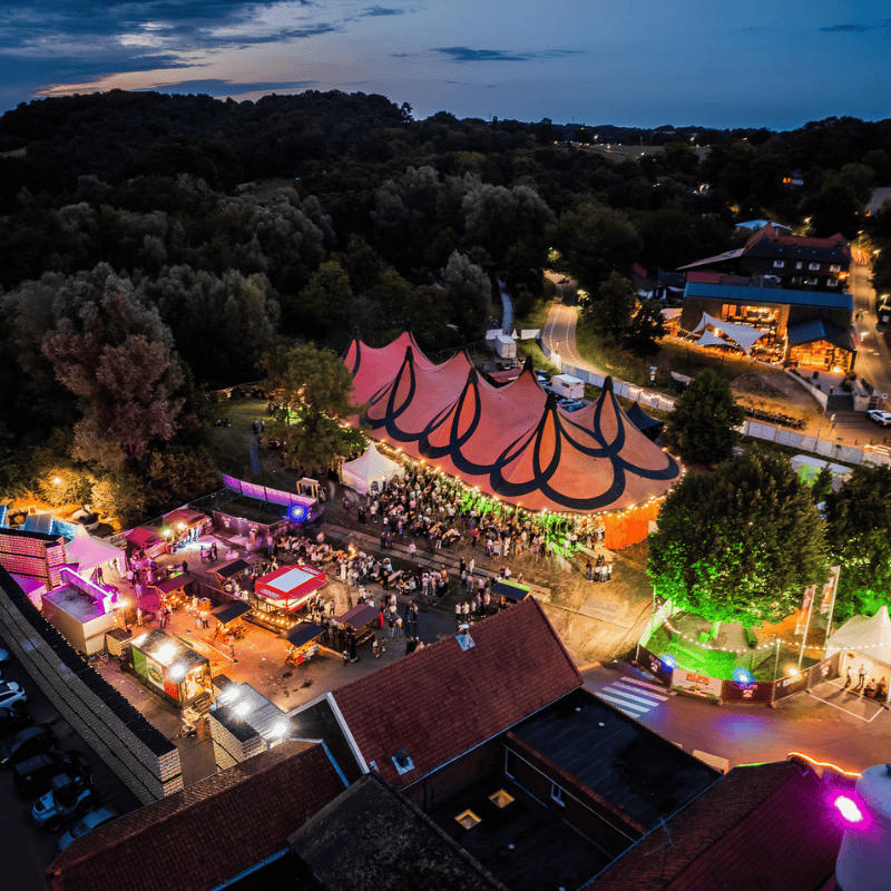 Alfa Bierfeesten 2025 droneshot van de feesttent