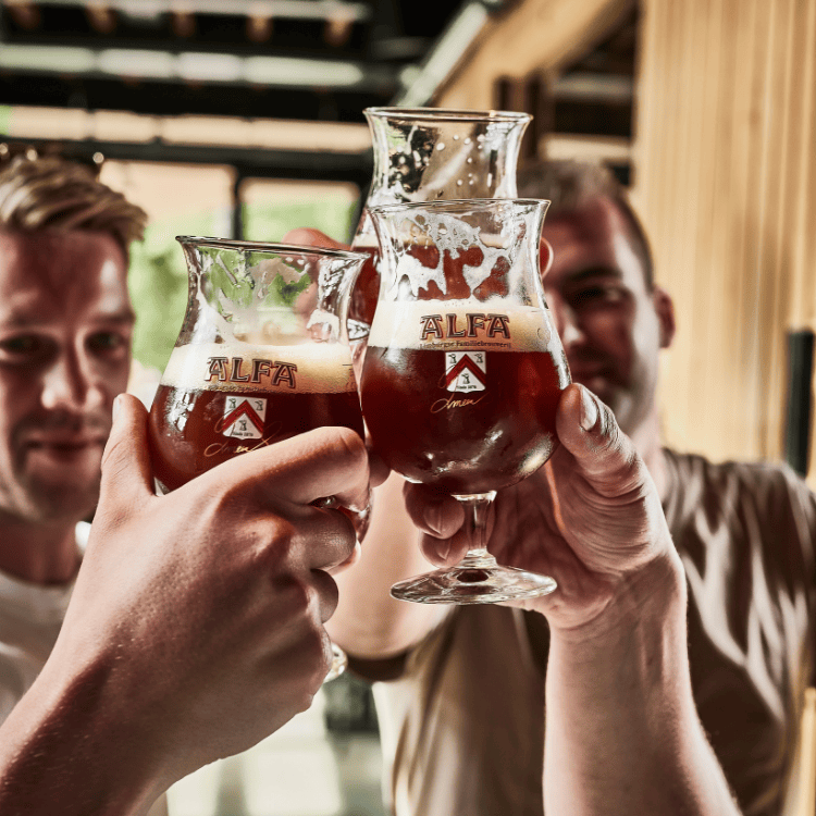 Proosten Alfa Brouwerijcafé indoor zakelijk diner borrel