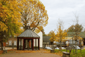 Alfa bronhuisje met gecertificeerd zuiver bronwater uit eigen bron