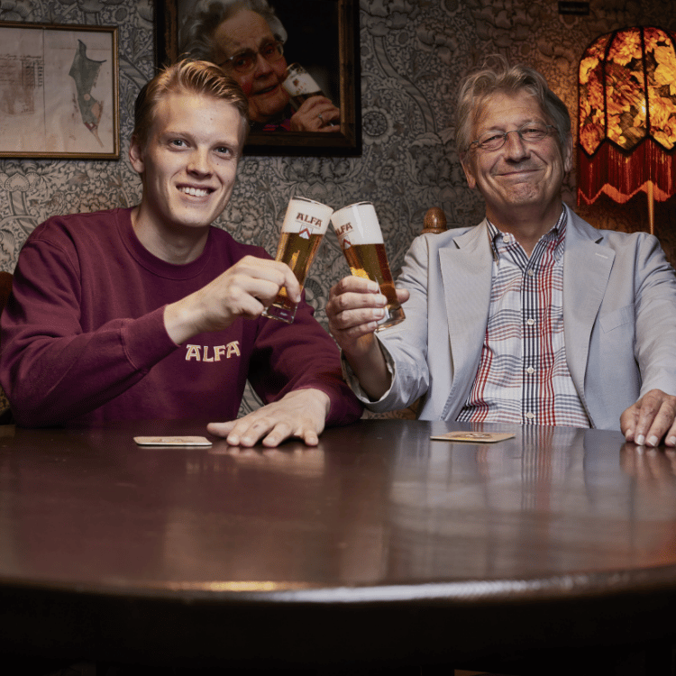 Harry en Martijn Meens vierde en vijfde generatie familiebrouwers Alfa Brouwerij Beste Pils ter Wereld 2026